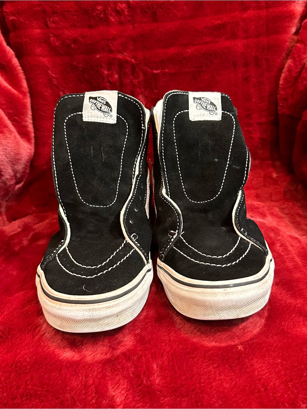 Vans Sk8-Hi "Better Day" Smiley Face Black High-Tops - Mens 8 /
Womens 9.5